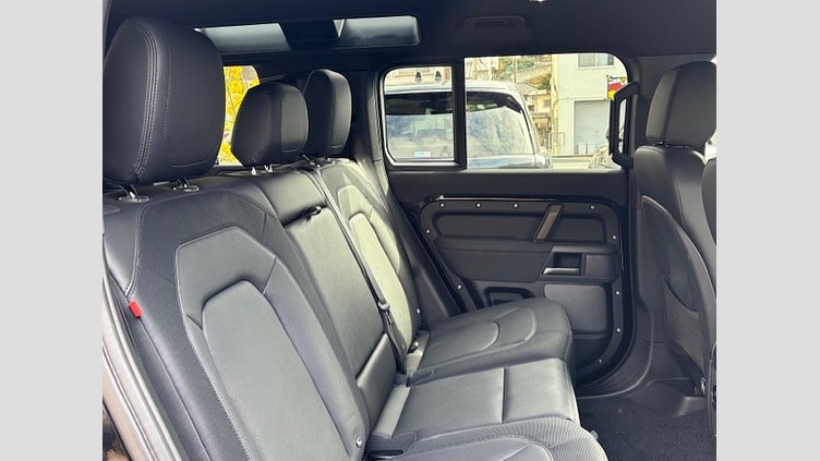 2023 認定中古車 Land Rover Defender 110 サントリーニブラック D300 AWD（AT） X-DYNAMIC SE