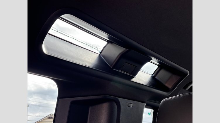 2023 認定中古車 Land Rover Defender 110 サントリーニブラック D300 AWD（AT） X-DYNAMIC SE