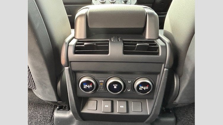 2023 認定中古車 Land Rover Defender 110 サントリーニブラック D300 AWD（AT） X-DYNAMIC SE