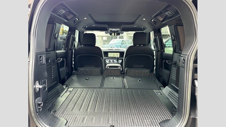 2023 認定中古車 Land Rover Defender 110 サントリーニブラック D300 AWD（AT） X-DYNAMIC SE