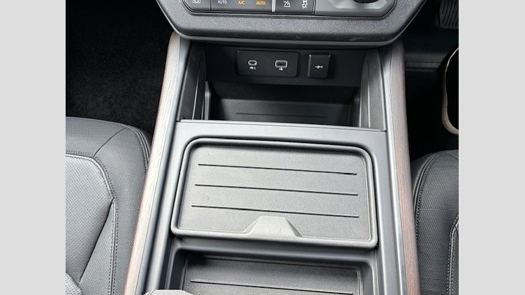 2023 認定中古車 Land Rover Defender 110 サントリーニブラック D300 AWD（AT） X-DYNAMIC SE