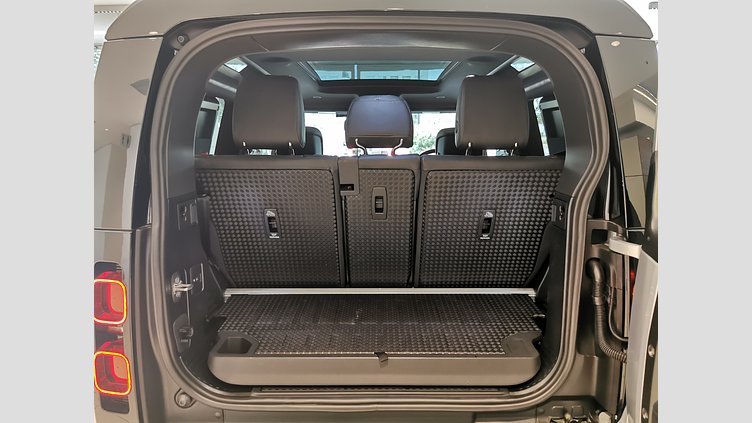 2024 認定中古車 Land Rover Defender 90 ハクバシルバー D300 AWD（AT） X-DYNAMIC HSE