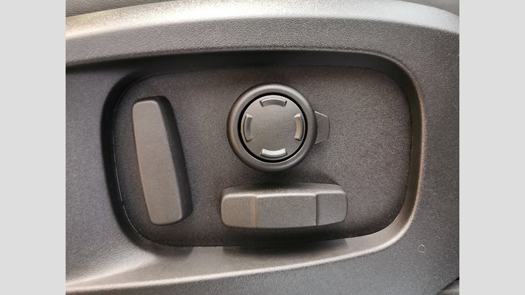 2024 認定中古車 Land Rover Defender 90 ハクバシルバー D300 AWD（AT） X-DYNAMIC HSE