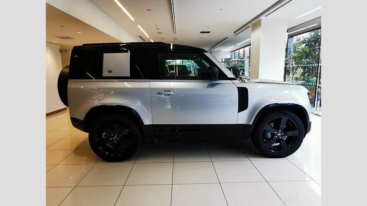 2024 認定中古車 Land Rover Defender 90 ハクバシルバー D300 AWD（AT） X-DYNAMIC HSE