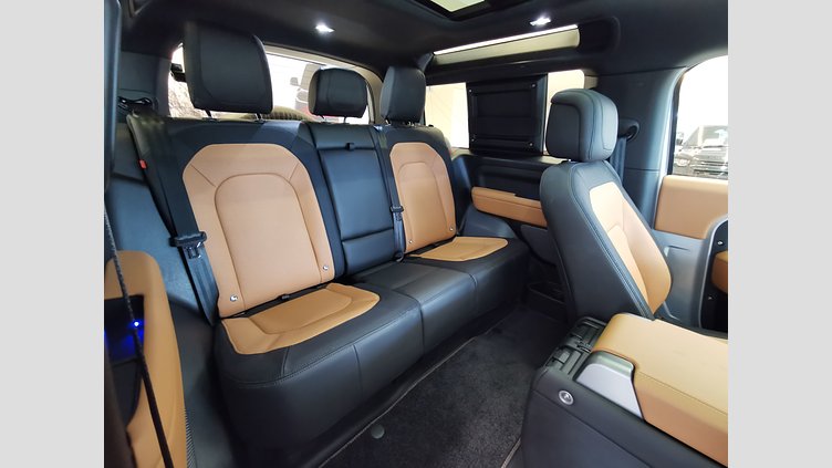 2024 認定中古車 Land Rover Defender 90 ハクバシルバー D300 AWD（AT） X-DYNAMIC HSE