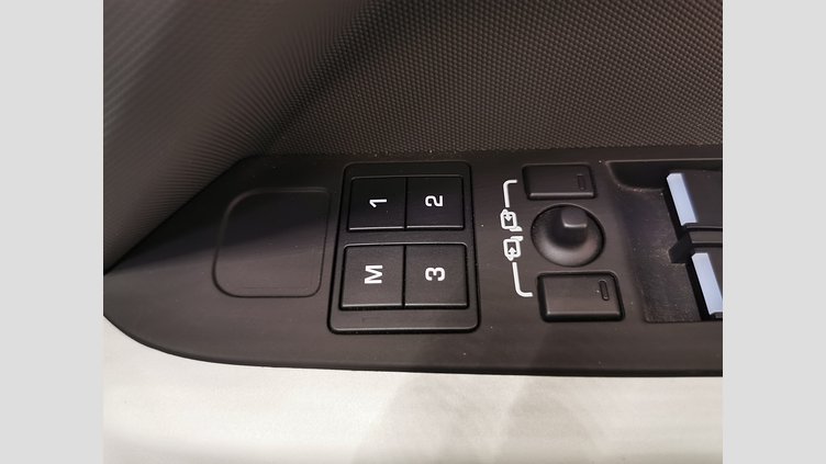 2023 認定中古車 Land Rover Defender 110 カルパチアングレイ D300 AWD（AT） X-DYNAMIC HSE