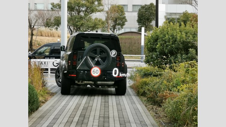 2023 認定中古車 Land Rover Defender 110 カルパチアングレイ D300 AWD（AT） X-DYNAMIC HSE