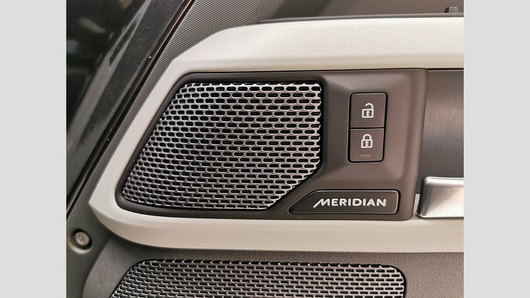 2023 認定中古車 Land Rover Defender 110 カルパチアングレイ D300 AWD（AT） X-DYNAMIC HSE