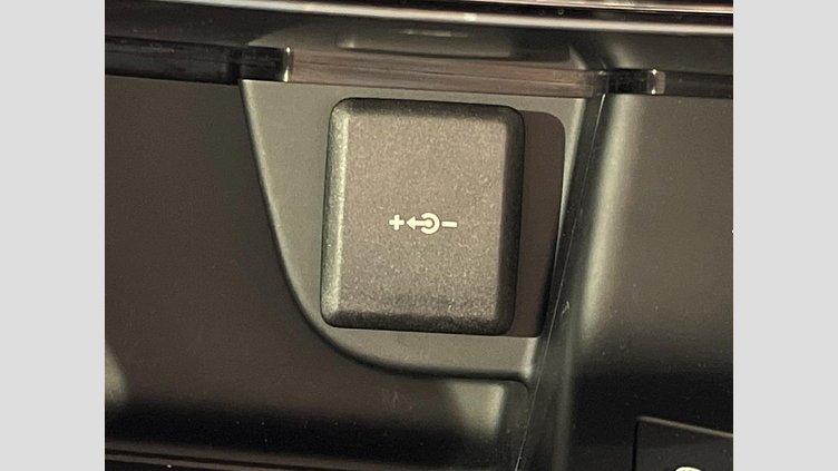 2024 認定中古車 Jaguar E-Pace サントリーニブラック D200マイルドハイブリッド（ディーゼル） R-DYNAMIC SE