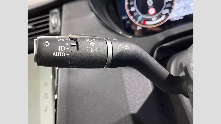 2024 認定中古車 Jaguar E-Pace サントリーニブラック D200マイルドハイブリッド（ディーゼル） R-DYNAMIC SE