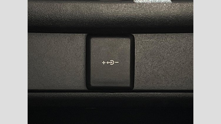 2024 認定中古車 Jaguar E-Pace サントリーニブラック D200マイルドハイブリッド（ディーゼル） R-DYNAMIC SE