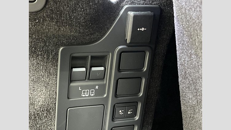 2024 認定中古車 Land Rover Discovery フジホワイト D350マイルドハイブリッド（ディーゼル） Dynamic SE