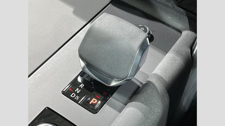 2024 認定中古車 Land Rover Discovery フジホワイト D350マイルドハイブリッド（ディーゼル） Dynamic SE