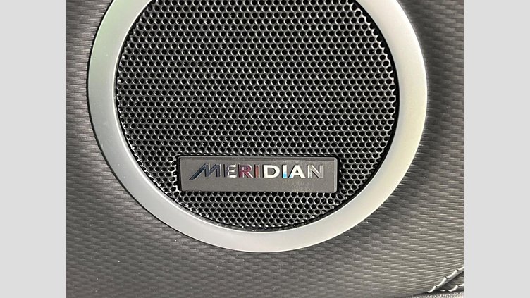 2024 認定中古車 Land Rover Discovery フジホワイト D350マイルドハイブリッド（ディーゼル） Dynamic SE