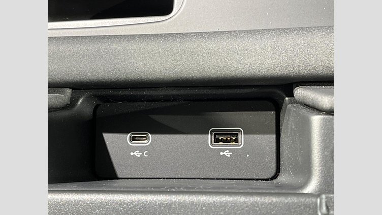 2024 認定中古車 Land Rover Discovery フジホワイト D350マイルドハイブリッド（ディーゼル） Dynamic SE