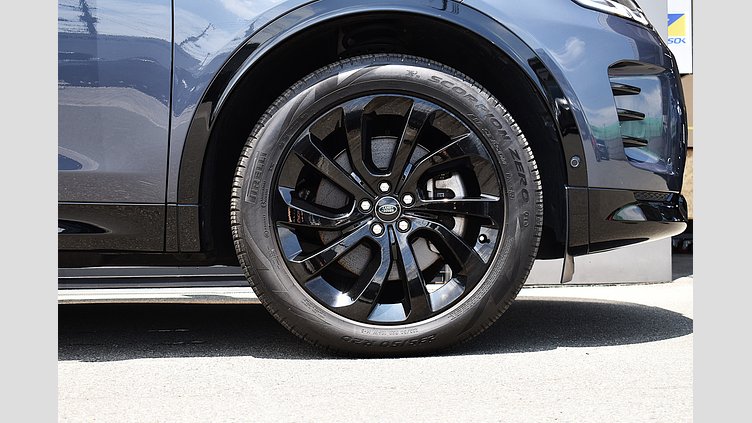 2024 認定中古車 Land Rover Discovery Sport ヴァレジネブルー プラグインハイブリッド（ガソリン） 標準ホイール Dynamic HSE