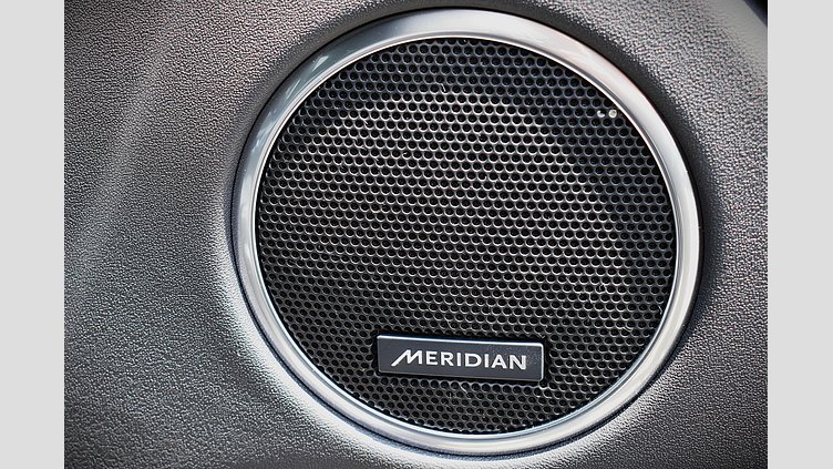 2024 認定中古車 Land Rover Discovery Sport ヴァレジネブルー プラグインハイブリッド（ガソリン） 標準ホイール Dynamic HSE