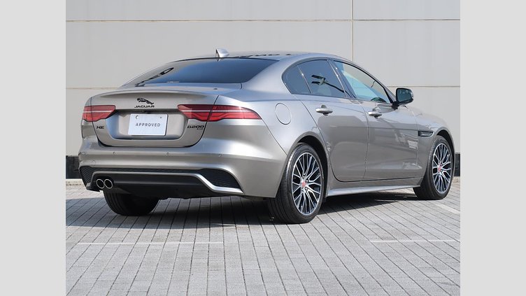 2021 認定中古車 Jaguar XE シリコンシルバー D200 AWD（オートマチック）MHEV 4 door Saloon R-DYNAMIC S