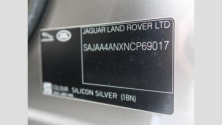 2021 認定中古車 Jaguar XE シリコンシルバー D200 AWD（オートマチック）MHEV 4 door Saloon R-DYNAMIC S