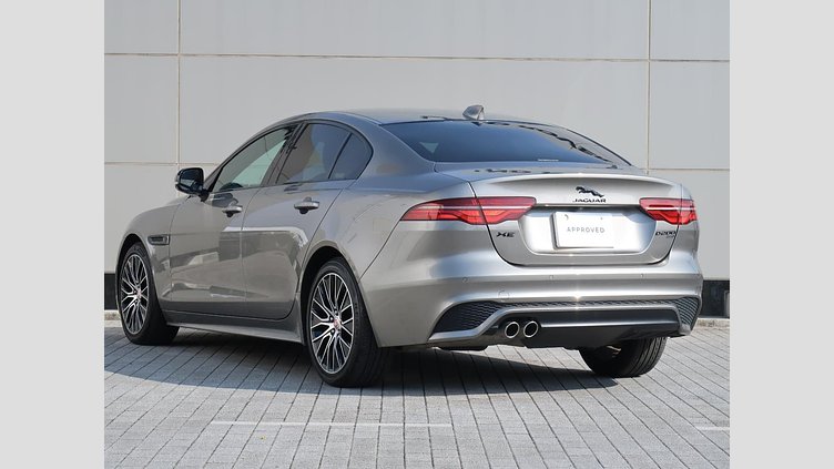 2021 認定中古車 Jaguar XE シリコンシルバー D200 AWD（オートマチック）MHEV 4 door Saloon R-DYNAMIC S