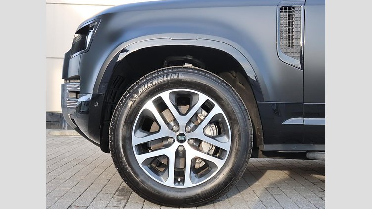 2023 認定中古車 Land Rover Defender 110 サントリーニブラック D300 AWD（AT） S