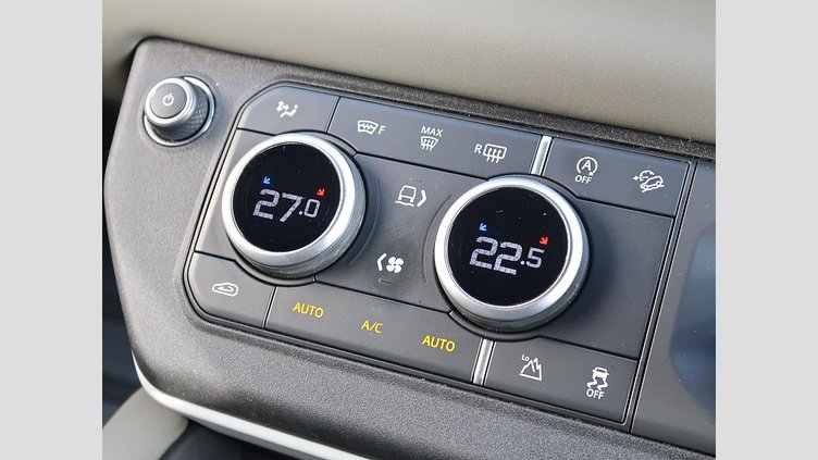 2023 認定中古車 Land Rover Defender 110 サントリーニブラック D300 AWD（AT） S