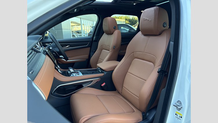 2024 認定中古車 Jaguar F-Pace オストゥーニパールホワイト P400e ガソリン プラグインハイブリッド R-DYNAMIC SE