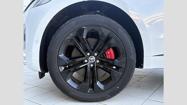 2024 認定中古車 Jaguar F-Pace オストゥーニパールホワイト P400e ガソリン プラグインハイブリッド R-DYNAMIC SE