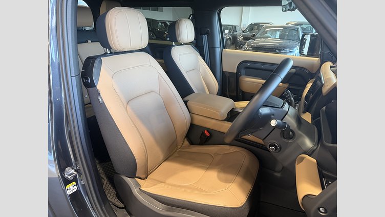 2024 認定中古車 Land Rover Defender 90 カルパチアングレイ D350 ディーゼルマイルドハイブリッド X-Dynamic HSE