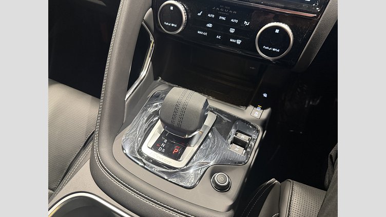 2024 認定中古車 Jaguar E-Pace サントリーニブラック P250（ガソリン） R-DYNAMIC HSE