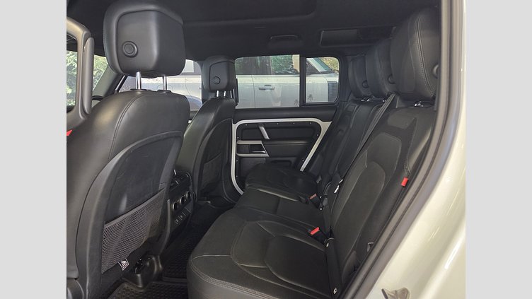 2024 Approved Land Rover Defender 110 Fuji White AWD D300 SE X-Dynamic (221KW)