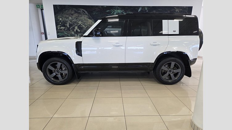 2024 Approved Land Rover Defender 110 Fuji White AWD D300 SE X-Dynamic (221KW)