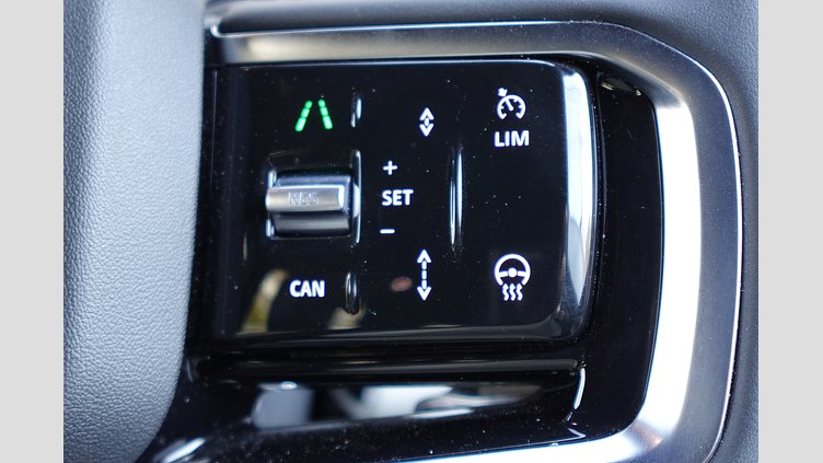 2024 認定中古車 Land Rover Discovery Sport サントリーニブラック D200マイルドハイブリッド（ディーゼル） 標準ホイール Dynamic SE