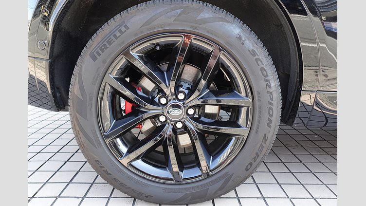 2024 認定中古車 Land Rover Discovery Sport サントリーニブラック D200マイルドハイブリッド（ディーゼル） 標準ホイール Dynamic SE