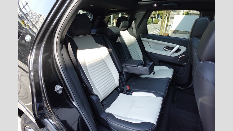 2024 認定中古車 Land Rover Discovery Sport サントリーニブラック D200マイルドハイブリッド（ディーゼル） 標準ホイール Dynamic SE