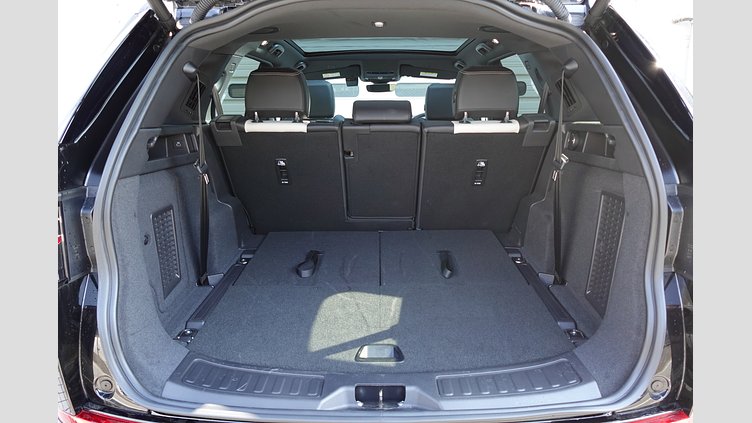 2024 認定中古車 Land Rover Discovery Sport サントリーニブラック D200マイルドハイブリッド（ディーゼル） 標準ホイール Dynamic SE