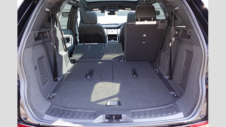 2024 認定中古車 Land Rover Discovery Sport サントリーニブラック D200マイルドハイブリッド（ディーゼル） 標準ホイール Dynamic SE