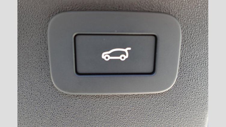 2024 認定中古車 Land Rover Discovery Sport サントリーニブラック D200マイルドハイブリッド（ディーゼル） 標準ホイール Dynamic SE