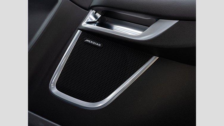 2024 認定中古車 Jaguar E-Pace サントリーニブラック D200マイルドハイブリッド（ディーゼル） R-DYNAMIC SE D200