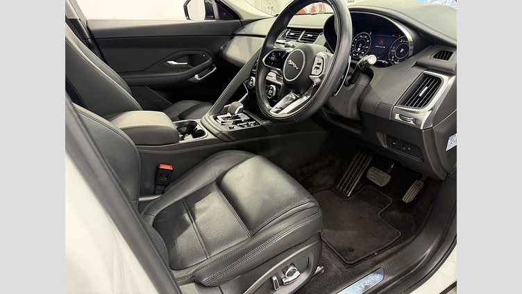 2021 認定中古車 Jaguar E-Pace フジホワイト D200 AWD（オートマチック） S　D200