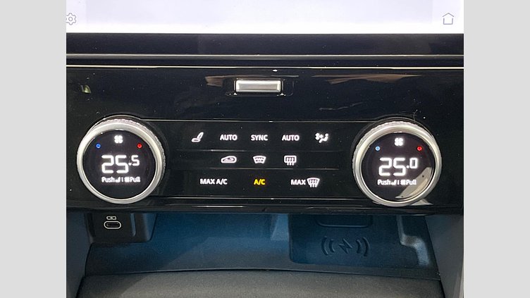 2024 認定中古車 Land Rover Discovery アイガーグレイ D350マイルドハイブリッド（ディーゼル） Dynamic HSE