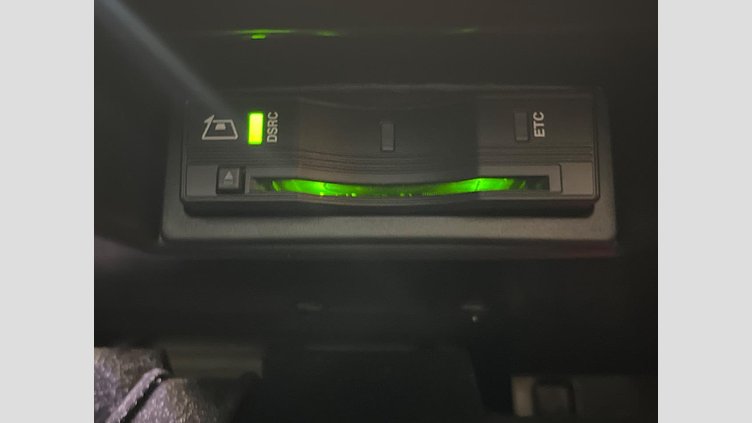 2018 認定中古車 Land Rover Discovery Fuji White 3.0 V6 Dsl Mono Turbo Std Flow HSE