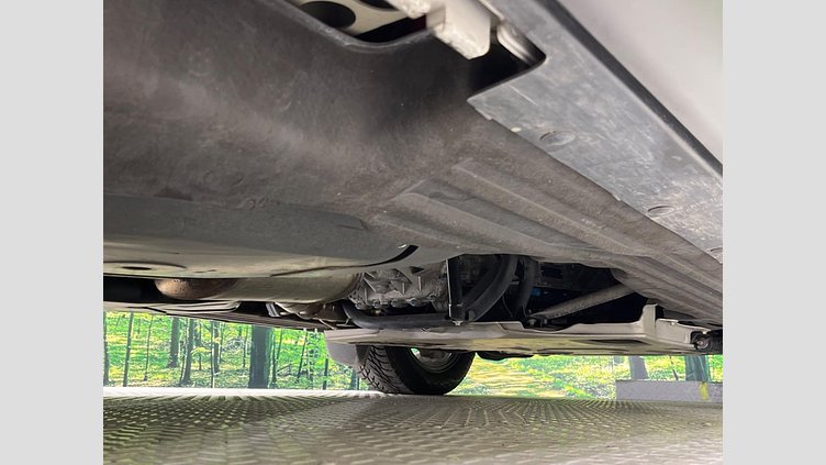 2018 認定中古車 Land Rover Discovery Fuji White 3.0 V6 Dsl Mono Turbo Std Flow HSE