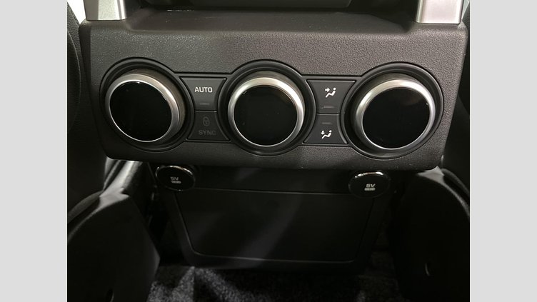 2018 認定中古車 Land Rover Discovery Fuji White 3.0 V6 Dsl Mono Turbo Std Flow HSE