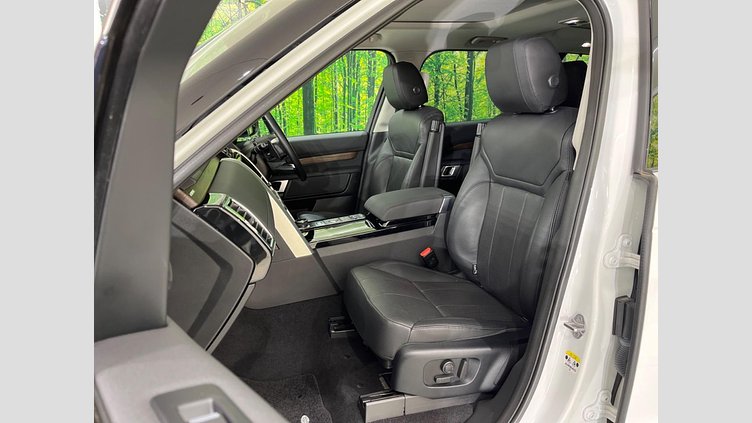 2018 認定中古車 Land Rover Discovery Fuji White 3.0 V6 Dsl Mono Turbo Std Flow HSE