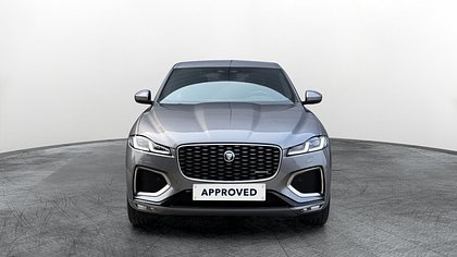 F-Pace 1