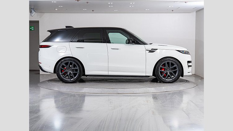 2023 認定中古車 Land Rover Range Rover Sport フジホワイト 3.0リッター6気筒300PSターボチャージドディーゼルMHEV（オートマチック） DYNAMIC HSE