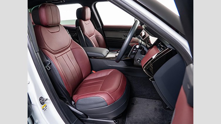 2023 認定中古車 Land Rover Range Rover Sport フジホワイト 3.0リッター6気筒300PSターボチャージドディーゼルMHEV（オートマチック） DYNAMIC HSE