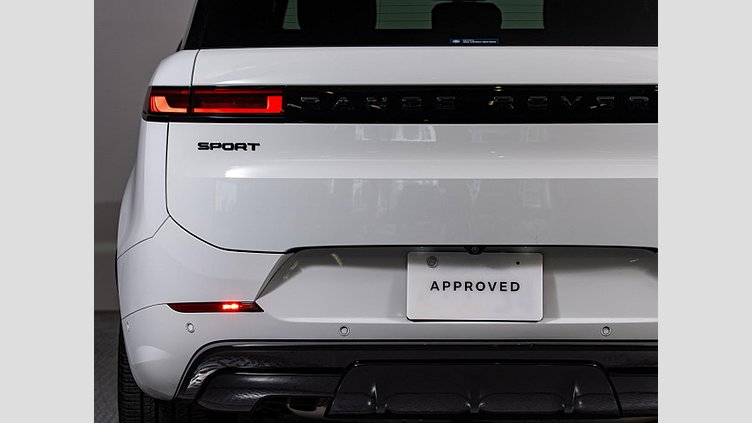2023 認定中古車 Land Rover Range Rover Sport フジホワイト 3.0リッター6気筒300PSターボチャージドディーゼルMHEV（オートマチック） DYNAMIC HSE