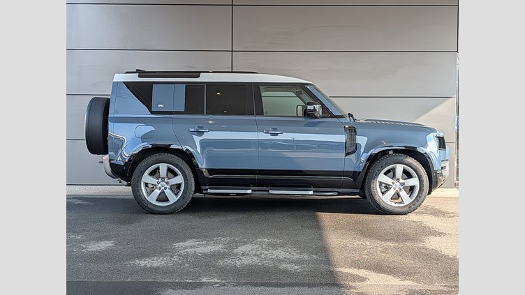 2022 認定中古車 Land Rover Defender 110 タスマンブルー P300 AWD（AT） SE